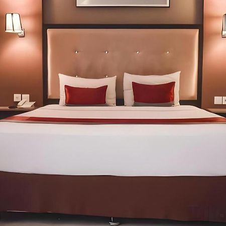 Travello Hotel Bandung Eksteriør billede