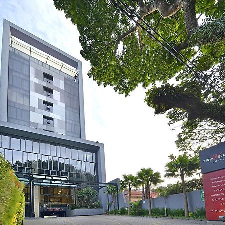 Travello Hotel Bandung Eksteriør billede