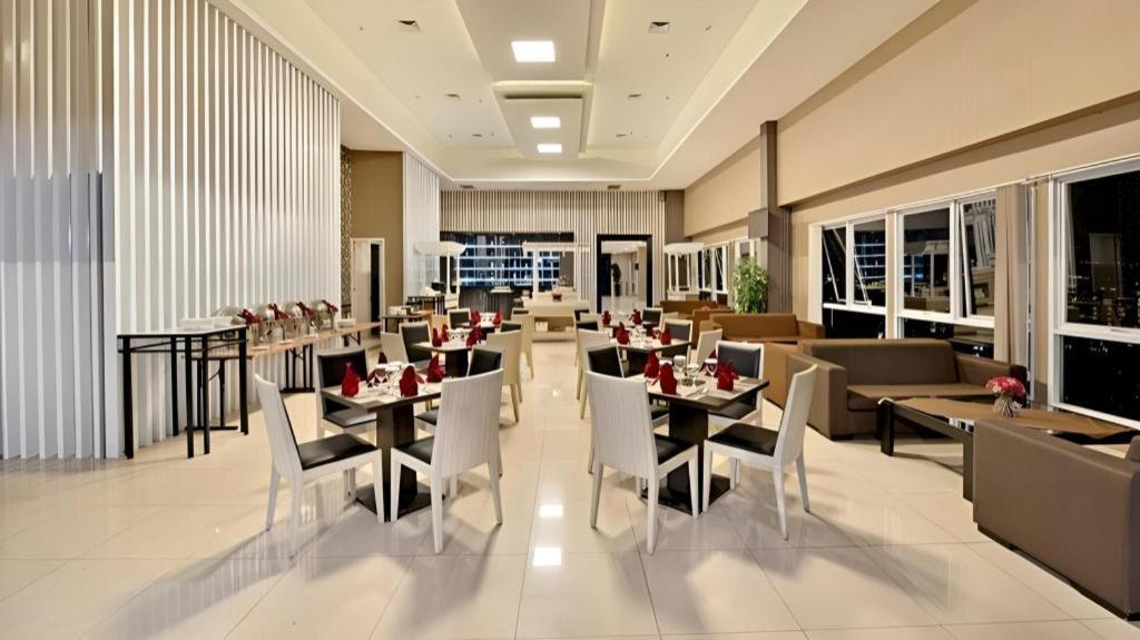 Travello Hotel Bandung Eksteriør billede