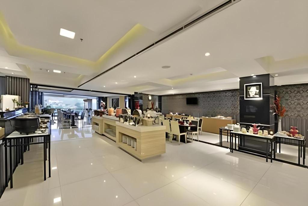 Travello Hotel Bandung Eksteriør billede