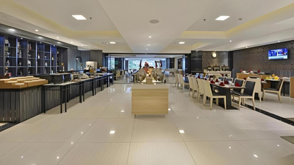 Travello Hotel Bandung Eksteriør billede