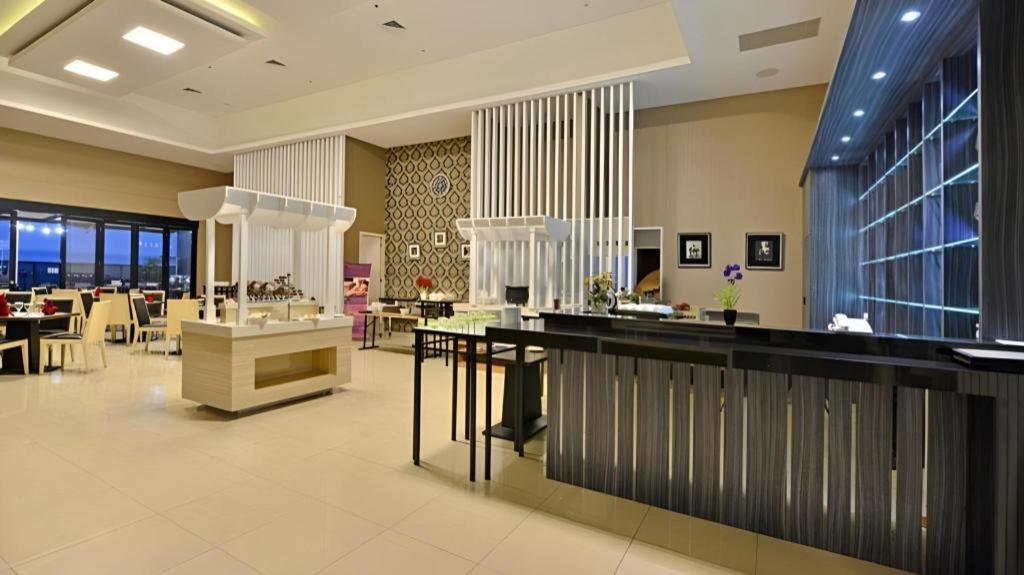 Travello Hotel Bandung Eksteriør billede