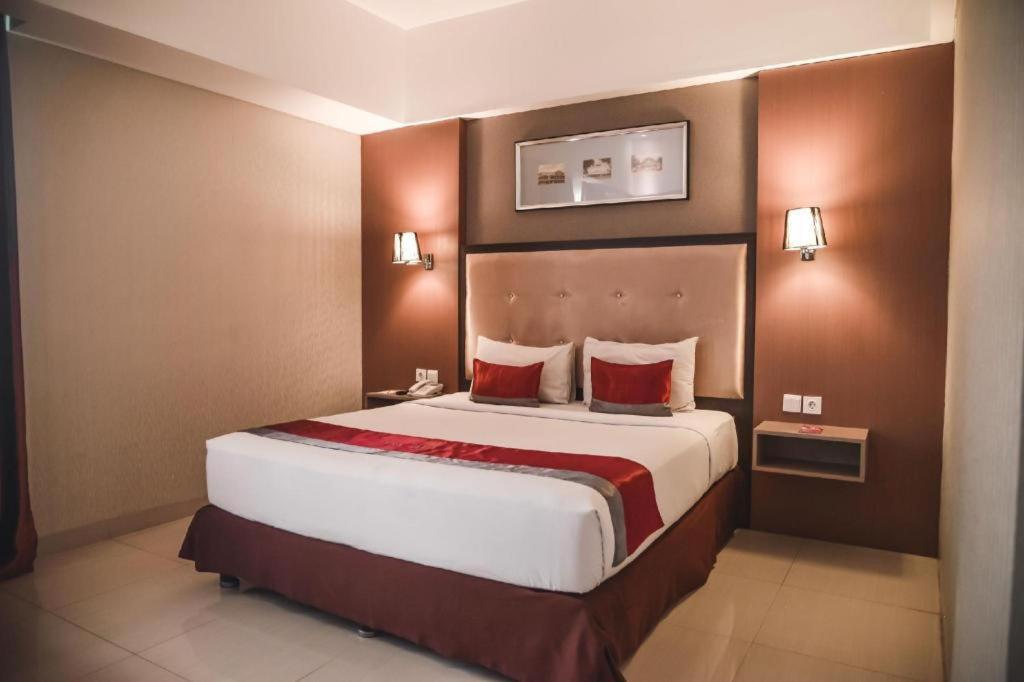 Travello Hotel Bandung Eksteriør billede
