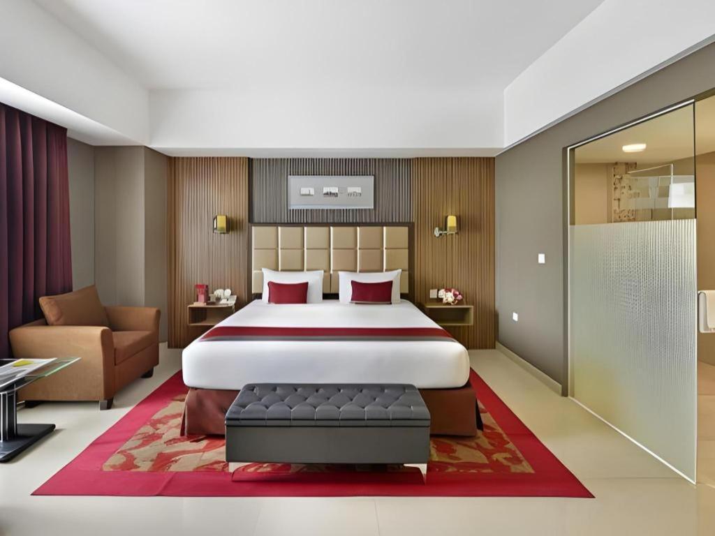Travello Hotel Bandung Eksteriør billede