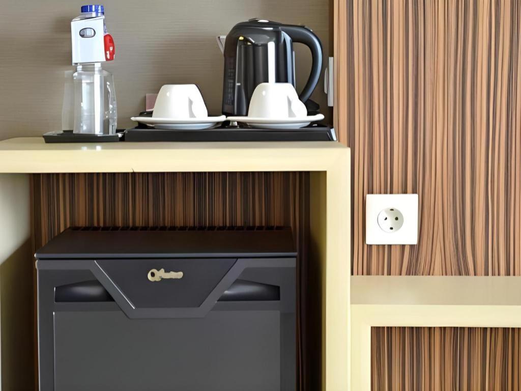 Travello Hotel Bandung Eksteriør billede