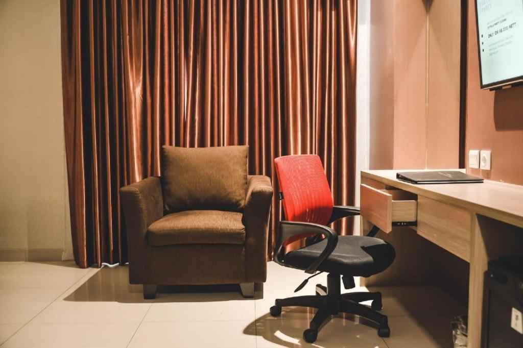 Travello Hotel Bandung Eksteriør billede