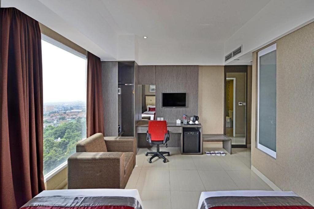 Travello Hotel Bandung Eksteriør billede