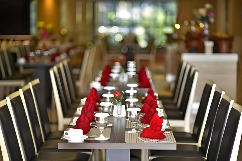 Travello Hotel Bandung Eksteriør billede