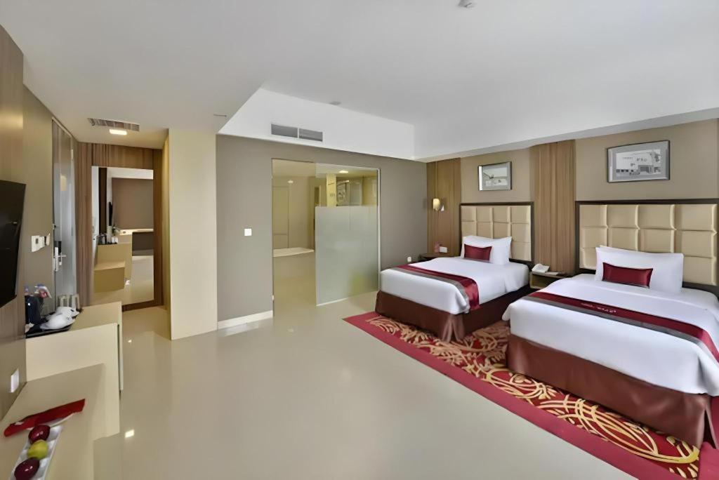 Travello Hotel Bandung Eksteriør billede