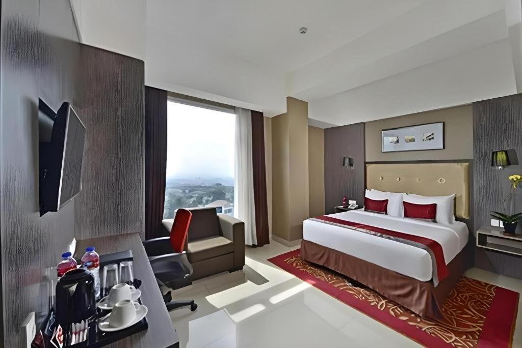 Travello Hotel Bandung Eksteriør billede